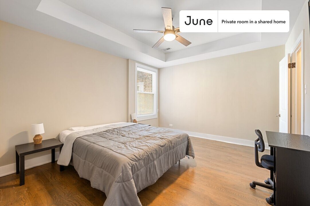 Private bedroom in 4 bed/2 bath Home in Chicago, IL - Building Photo