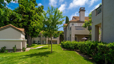 Deerwood in San Diego, CA - Foto de edificio - Building Photo