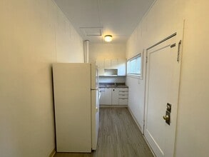 1098 Humboldt Rd in Chico, CA - Building Photo - Building Photo