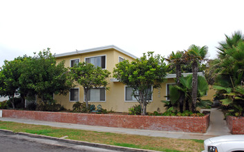 828 Tait St in Oceanside, CA - Building Photo - Building Photo