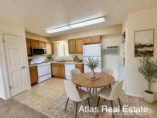 1940 W Yampa St, Unit B