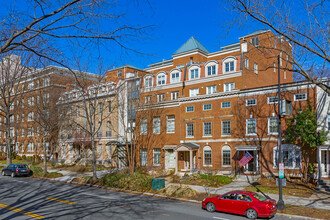 2801 Connecticut Ave NW in Washington, DC - Building Photo - Building Photo