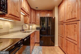 10706 Kings Riding Way in North Bethesda, MD - Building Photo - Building Photo