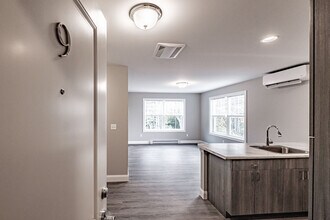 8 Friendly Way in Bridgton, ME - Building Photo - Building Photo