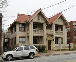 623 NE Parkway Dr Apartments