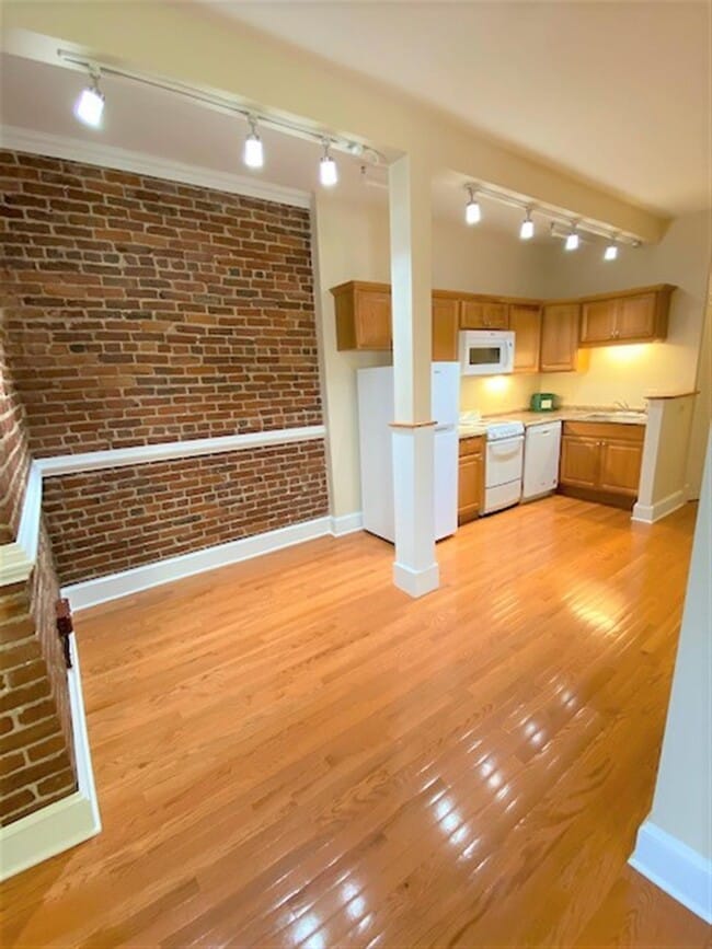 910 Massachusetts Ave, Unit 1, Unit 1
