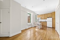 512 E 79th St in New York, NY - Building Photo - Building Photo