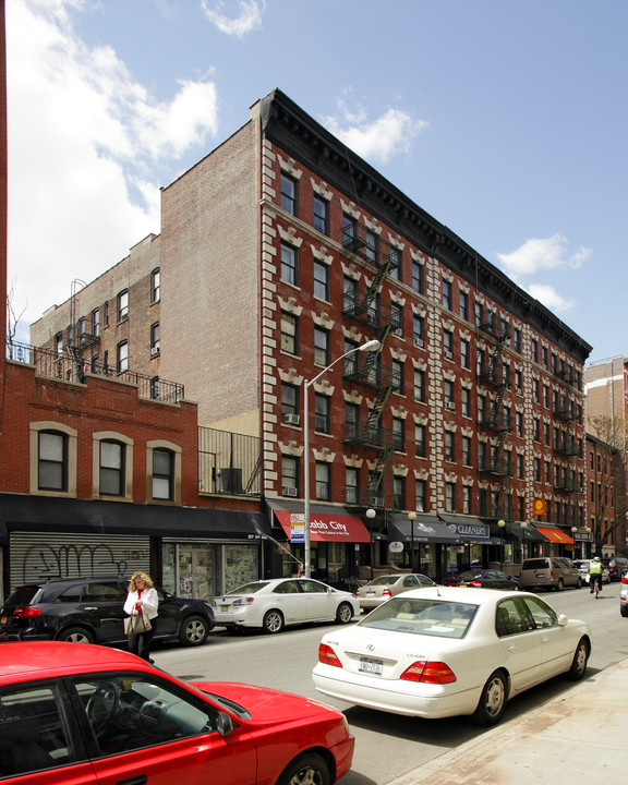 236-244 E 13th St in New York, NY - Foto de edificio