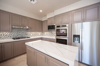 11717 Glowing Sunset Ln in Las Vegas, NV - Building Photo - Building Photo