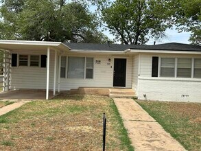 3128 38th St in Lubbock, TX - Building Photo - Building Photo