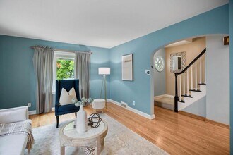 5160 N Kent Ave in Whitefish Bay, WI - Building Photo - Building Photo