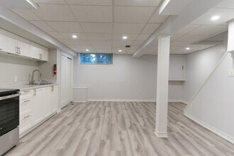 9 Calm Ct in Toronto, ON - Building Photo - Building Photo