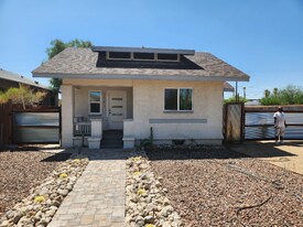 2041 W Jefferson St in Phoenix, AZ - Building Photo