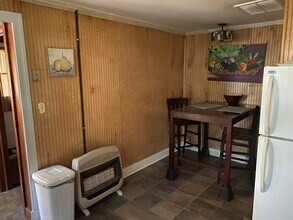 1149 Pen Park Rd in Charlottesville, VA - Foto de edificio - Building Photo