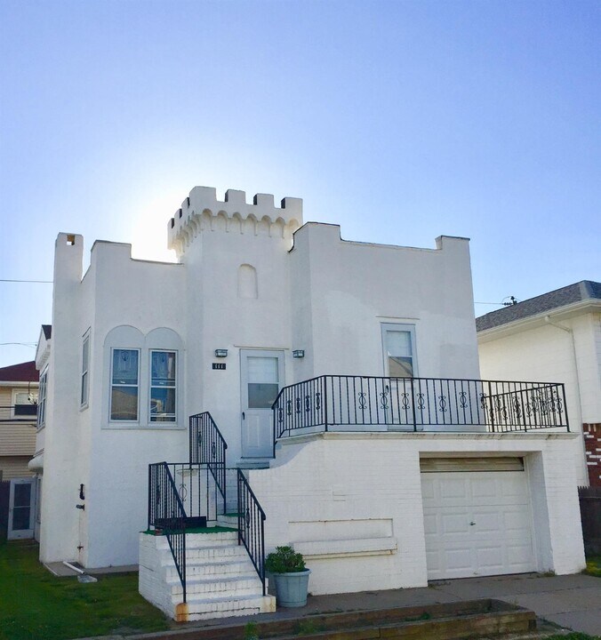111 Mitchell Ave in Long Beach, NY - Building Photo