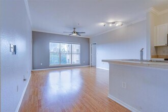 1216 S Missouri Ave, Unit 311 in Clearwater, FL - Building Photo - Building Photo