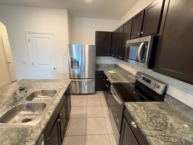 5227 Dragonfly Dr in Wildwood, FL - Building Photo - Building Photo
