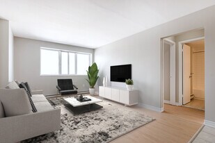 St. Rose Apartments in Windsor, ON - Building Photo