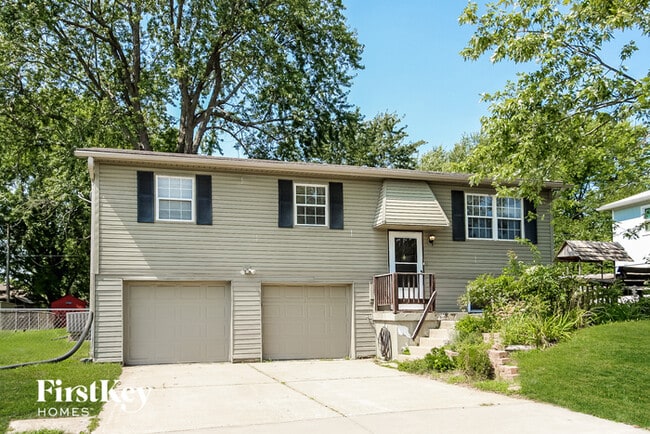 property at 509 NE Sunnyside School Rd