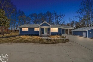 68000 Dequindre Rd, Unit 3 in Washington, MI - Building Photo