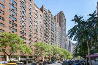 Walton Hall Apartments in New York, NY - Building Photo - Building Photo