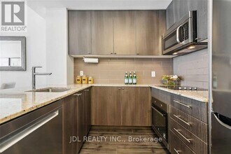 18 Rean Dr in Toronto, ON - Building Photo - Building Photo