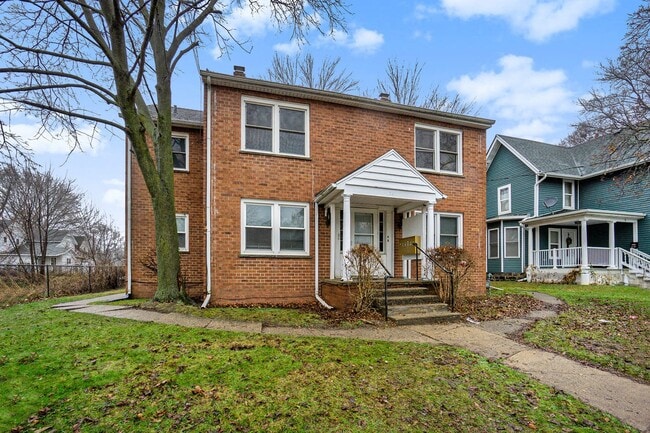 74 Union St S in Battle Creek, MI - Foto de edificio - Building Photo