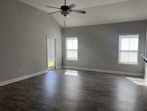 364 Thorp Circle in Hinesville, GA - Building Photo - Building Photo