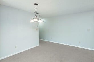 Friar Tuck in Albany, GA - Foto de edificio - Building Photo