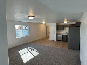 696 Butte Ln in Grantsville, UT - Building Photo - Building Photo