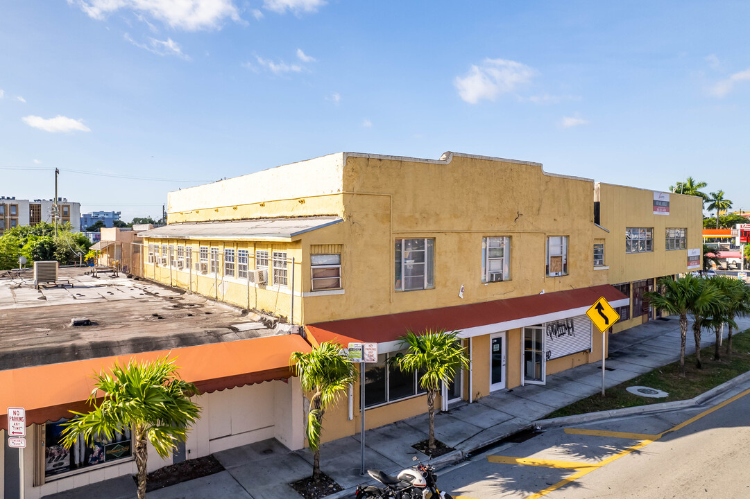 1626 W Flagler St in Miami, FL - Building Photo