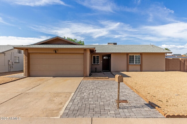 property at 1002 W Villa Rita Dr