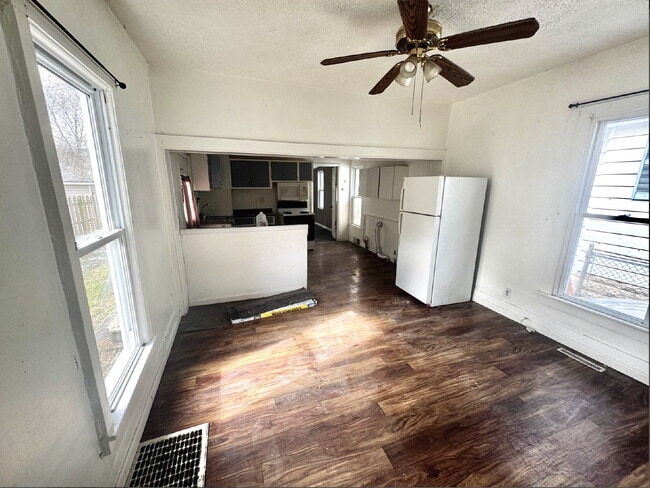 201.5 S Warner St in Bay City, MI - Building Photo - Building Photo