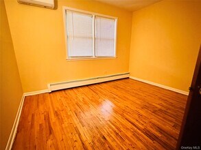 150-06 35th Ave in Queens, NY - Foto de edificio - Building Photo
