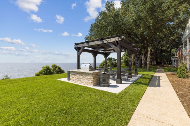 The Ascend at Pensacola Bay in Pensacola, FL - Building Photo - Building Photo