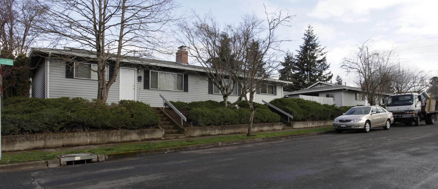 912 W 32nd St in Vancouver, WA - Building Photo