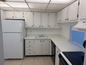 500 Executive Center Dr in West Palm Beach, FL - Building Photo - Building Photo