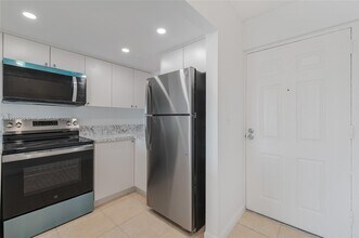 420 NW 12th Ave in Miami, FL - Building Photo - Building Photo