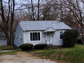 17312 Lathrop Ave in Hazel Crest, IL - Building Photo - Building Photo