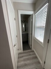 916 S. Marguerita Avenue in Alhambra, CA - Foto de edificio - Interior Photo