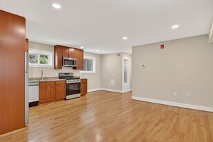 4438 B St SE in Washington, DC - Building Photo