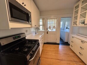 878 Ash St in Winnetka, IL - Building Photo - Building Photo