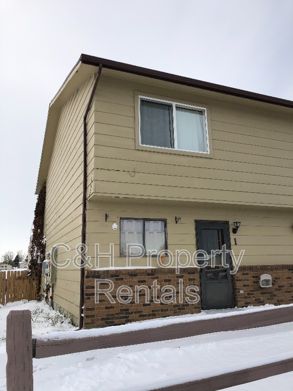 property at 622 Oakmont Rd