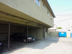 11820 Hart St in North Hollywood, CA - Building Photo - Building Photo