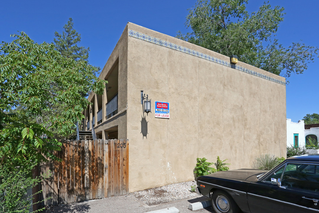 205 Vassar Dr SE in Albuquerque, NM - Building Photo