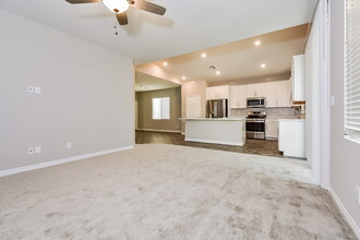 4408 Contour Bend Ave in North Las Vegas, NV - Foto de edificio - Building Photo