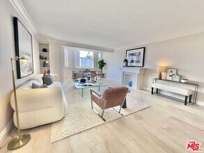 969 Hilgard Ave in Los Angeles, CA - Building Photo - Building Photo