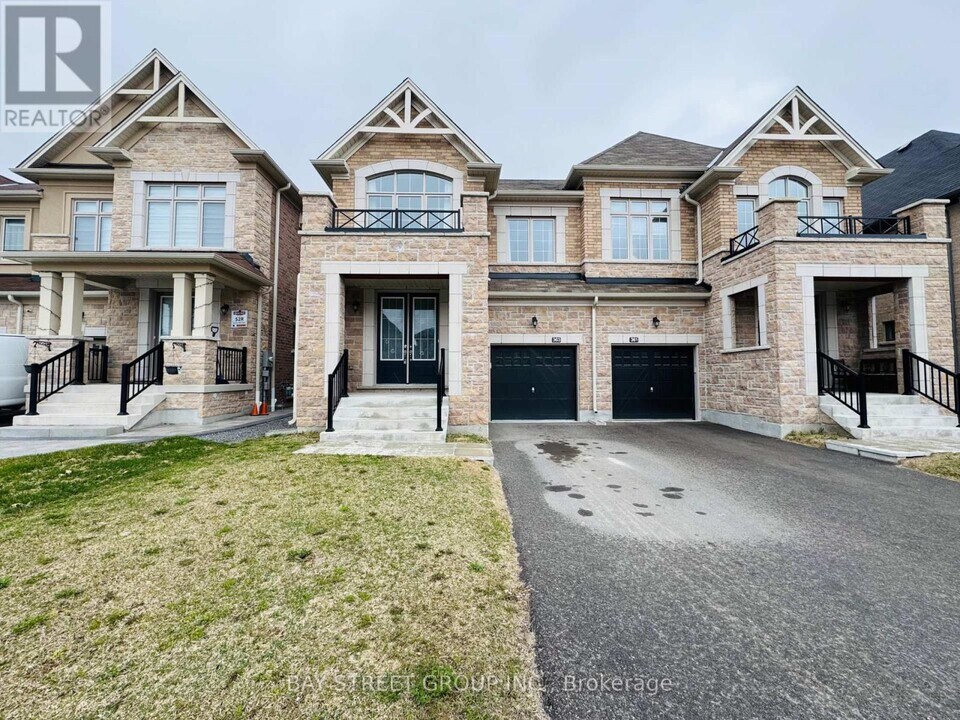 363 Silk Twist Dr in East Gwillimbury, ON - Building Photo