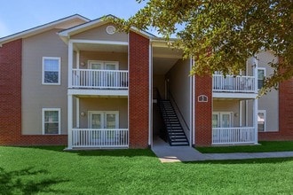 Shadowood Park in Laurel, MS - Building Photo - Building Photo