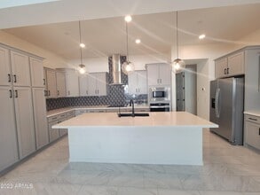 240 E Shamrock Dr in Chandler, AZ - Building Photo - Building Photo